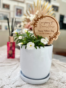 Love Grows Here Plaque Stalk